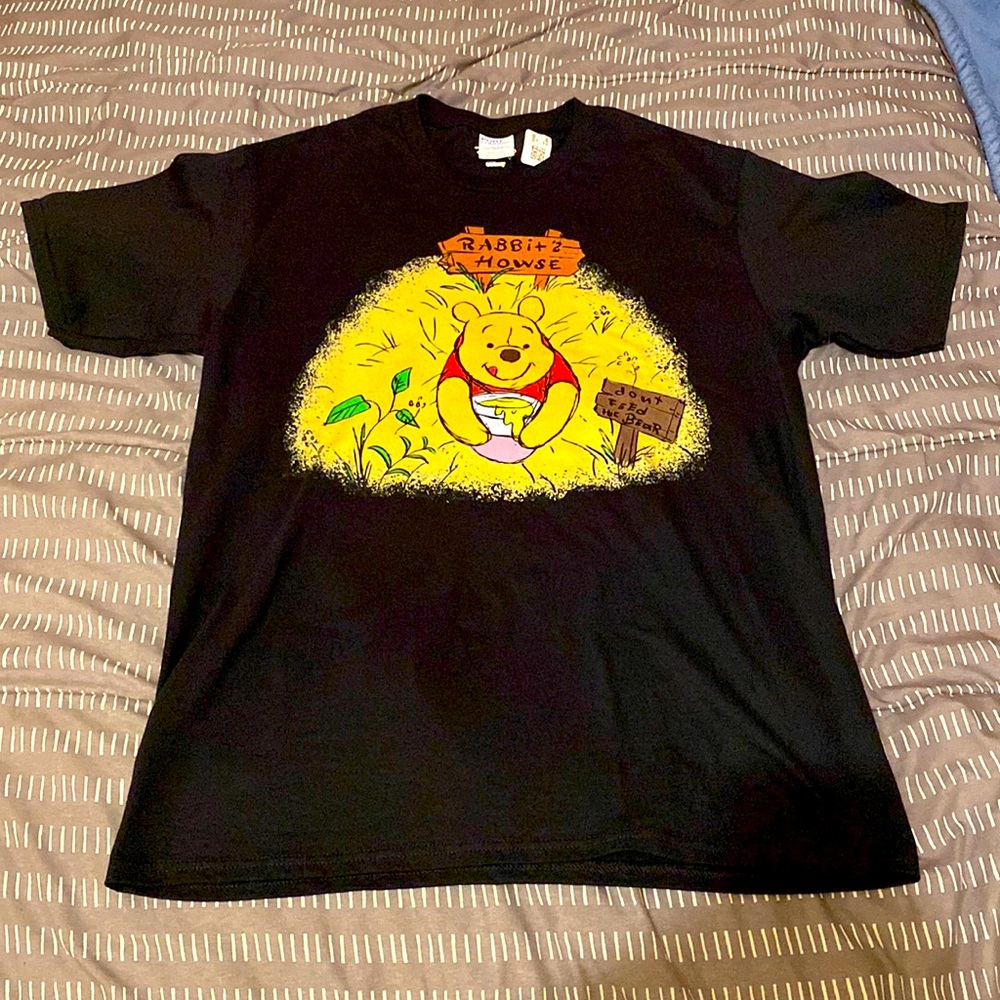 Men’s Winnie the Pooh tee size medium